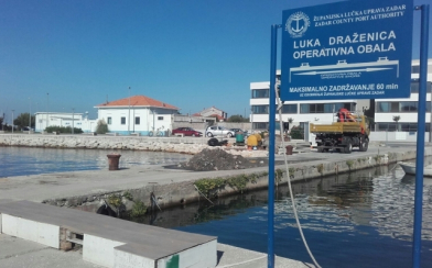 Započeli radovi na sanaciji gata u luci Draženica