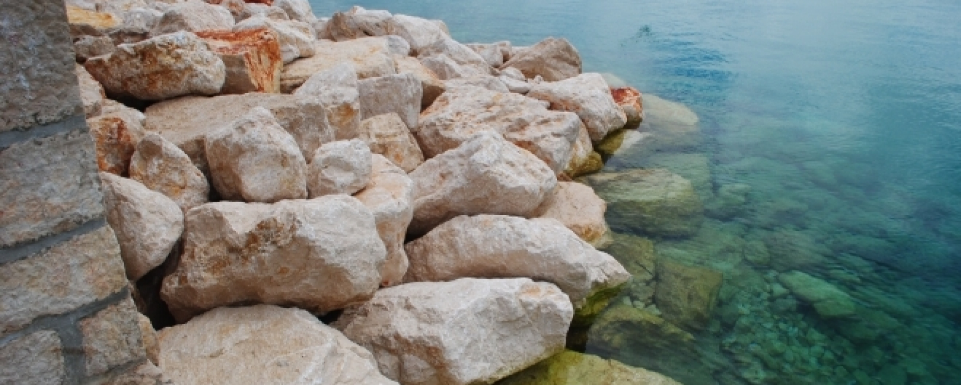 Sanacija dijela rive i gata u luci Pakoštane 