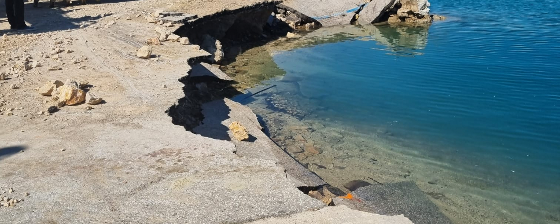 Sanaciji obalnih zidova u luci Pag Golija - predio Prosika 