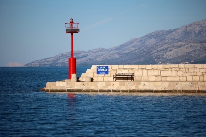 Završeni radovi na sanaciji lukobrana i mola u luci Vinjerac  (2020.)